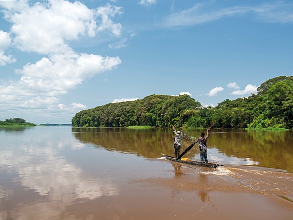 Paddle-boarding-in-africa